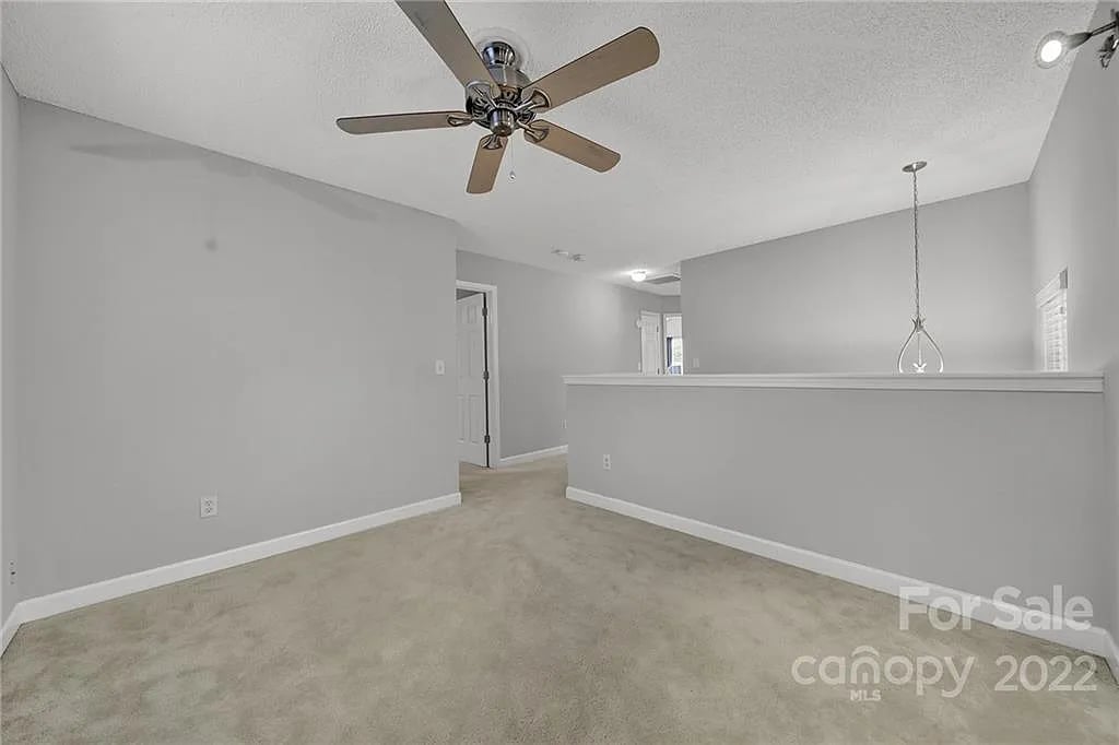206 Forest Oaks Dr