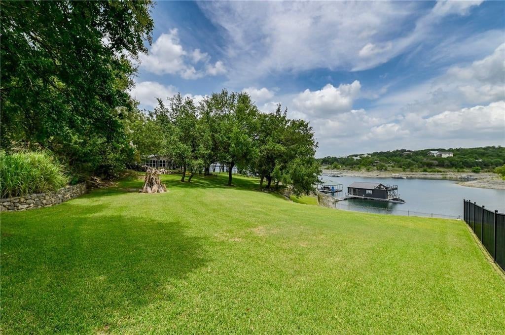 Gorgeous Lakefront lot in Lakeway with boathouse!