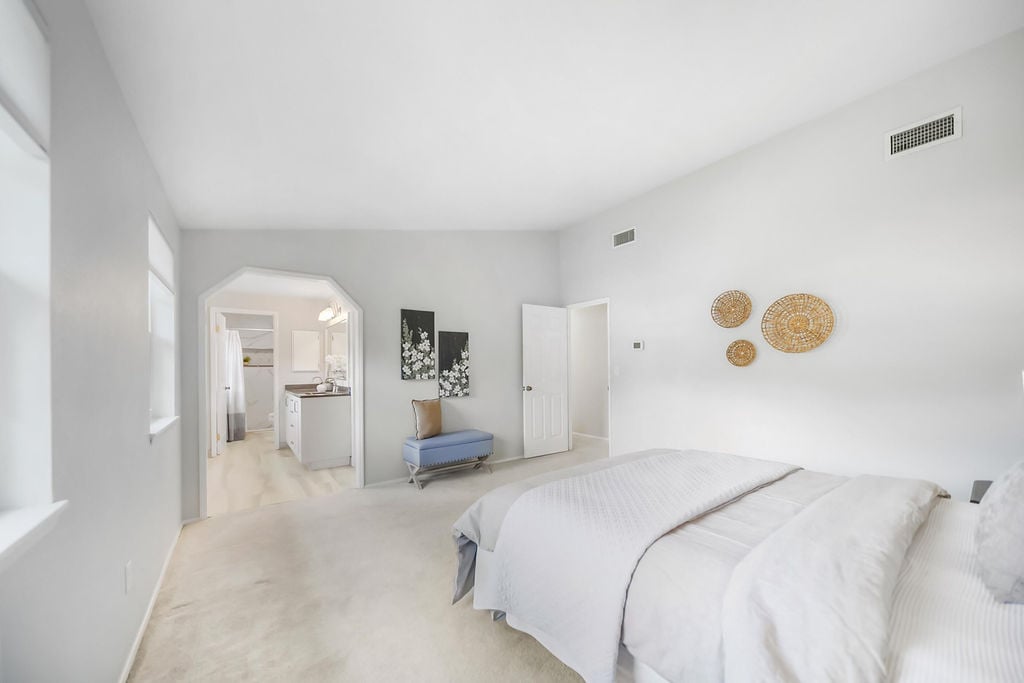 3055 NW Colonial Lane