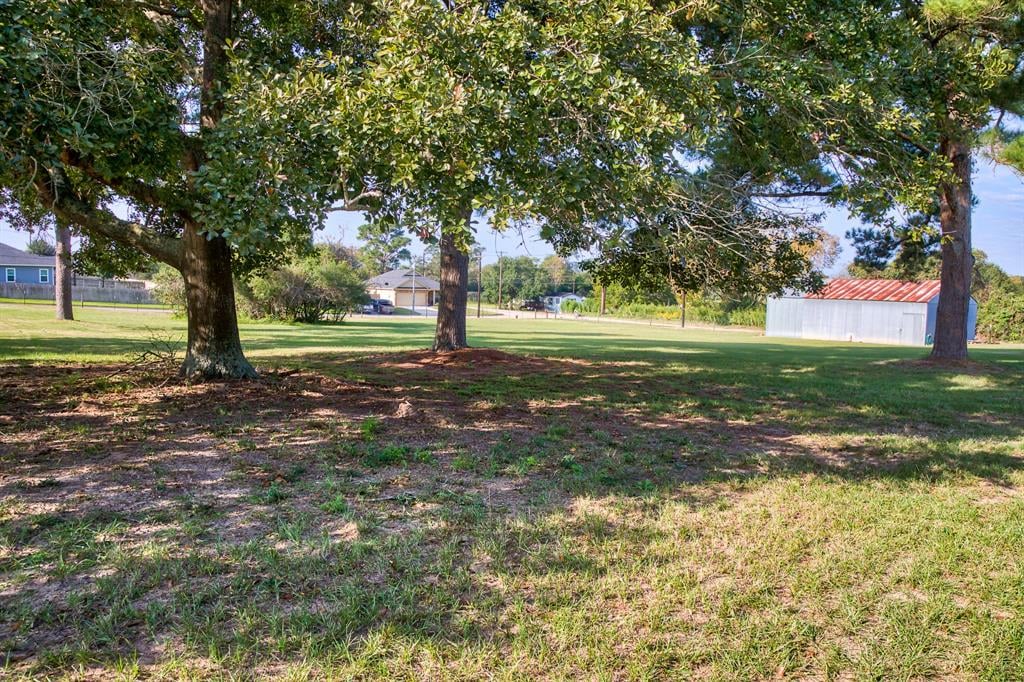 210 W Chatham St Bellville, Tx 77418