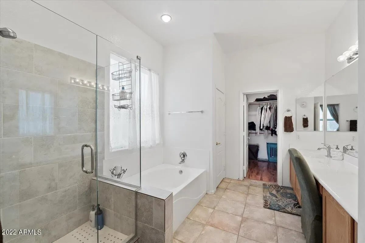 8256 S BLUFF SPRINGS Ct