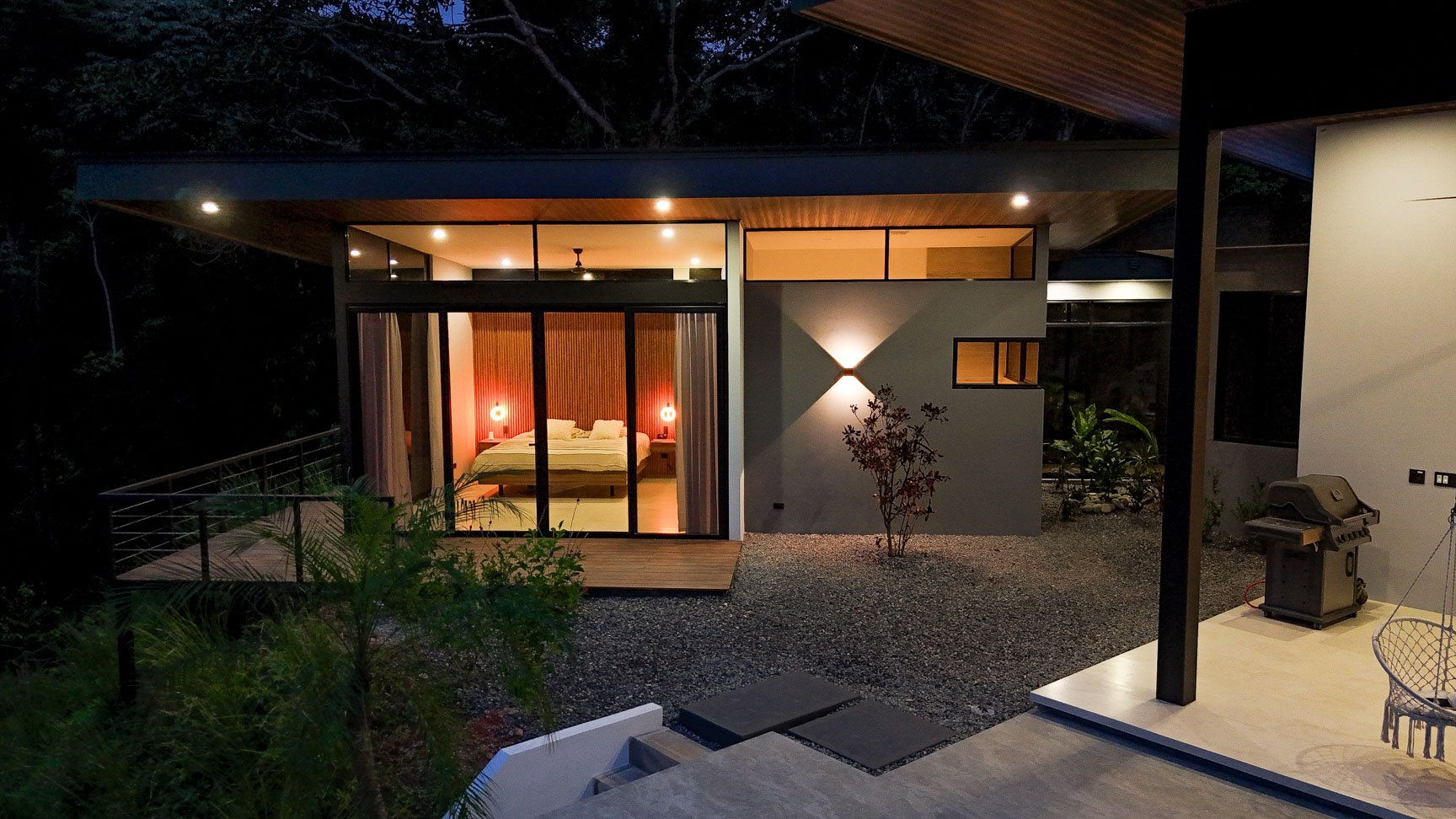 Ojochal Modern Jungle Home with Infinity Pool & Mountain Views