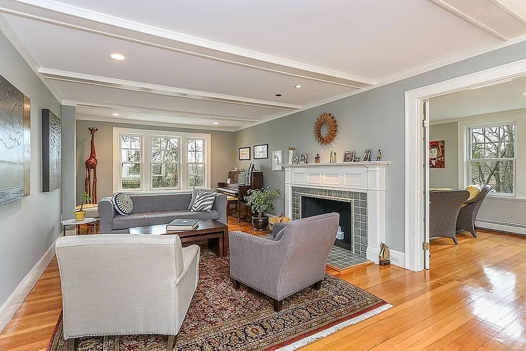 46 Greylock Rd