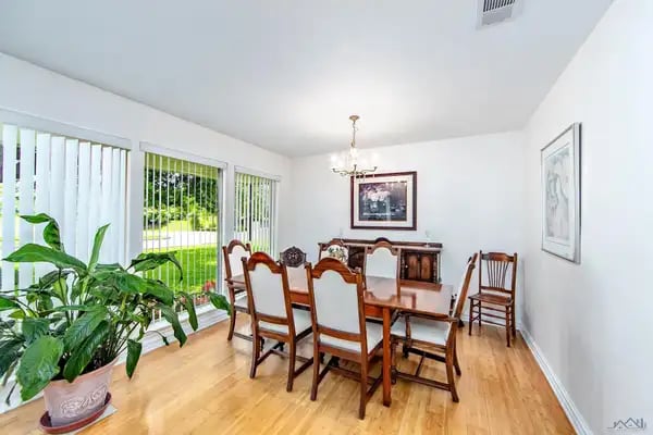 600 Hollygrove Ave