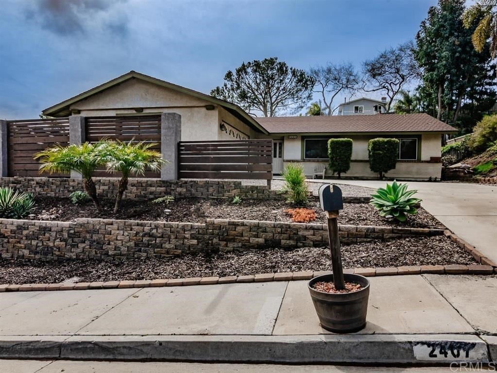 2407 Granada Wy