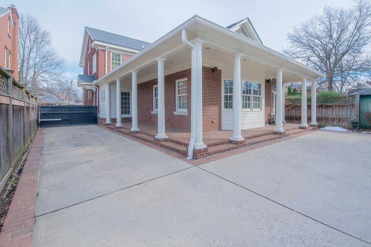 1130 Fontaine Road