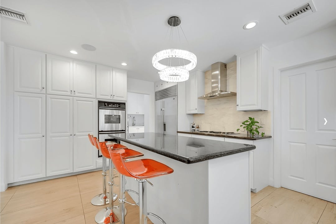 Luxe, Bellagio, 90049