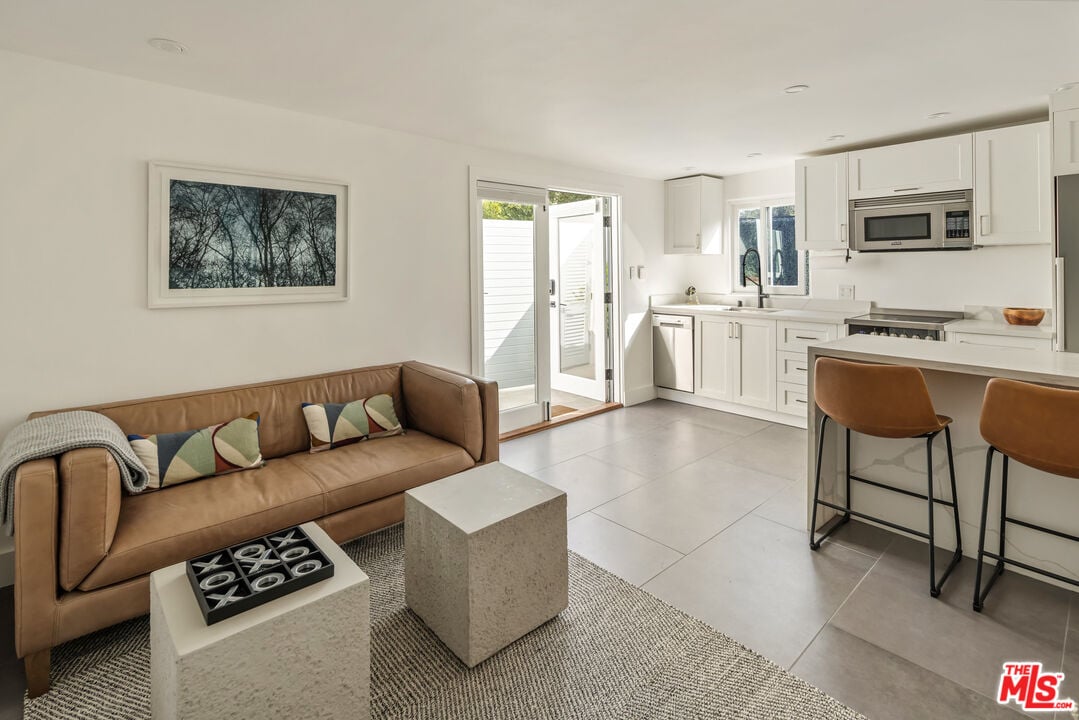 Wonderland Park Ave, 90046