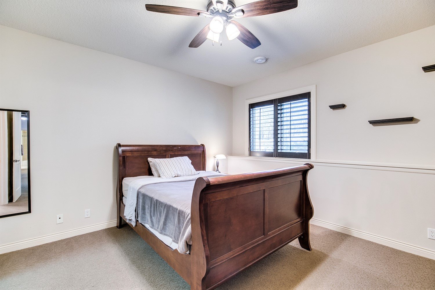 Luxurious Walkout End-Unit in Private Setting