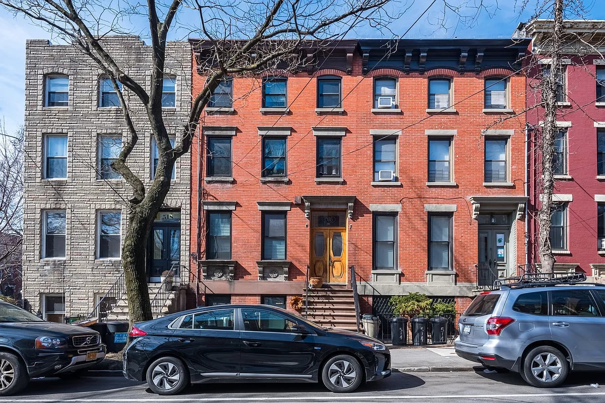 516 Clinton Street