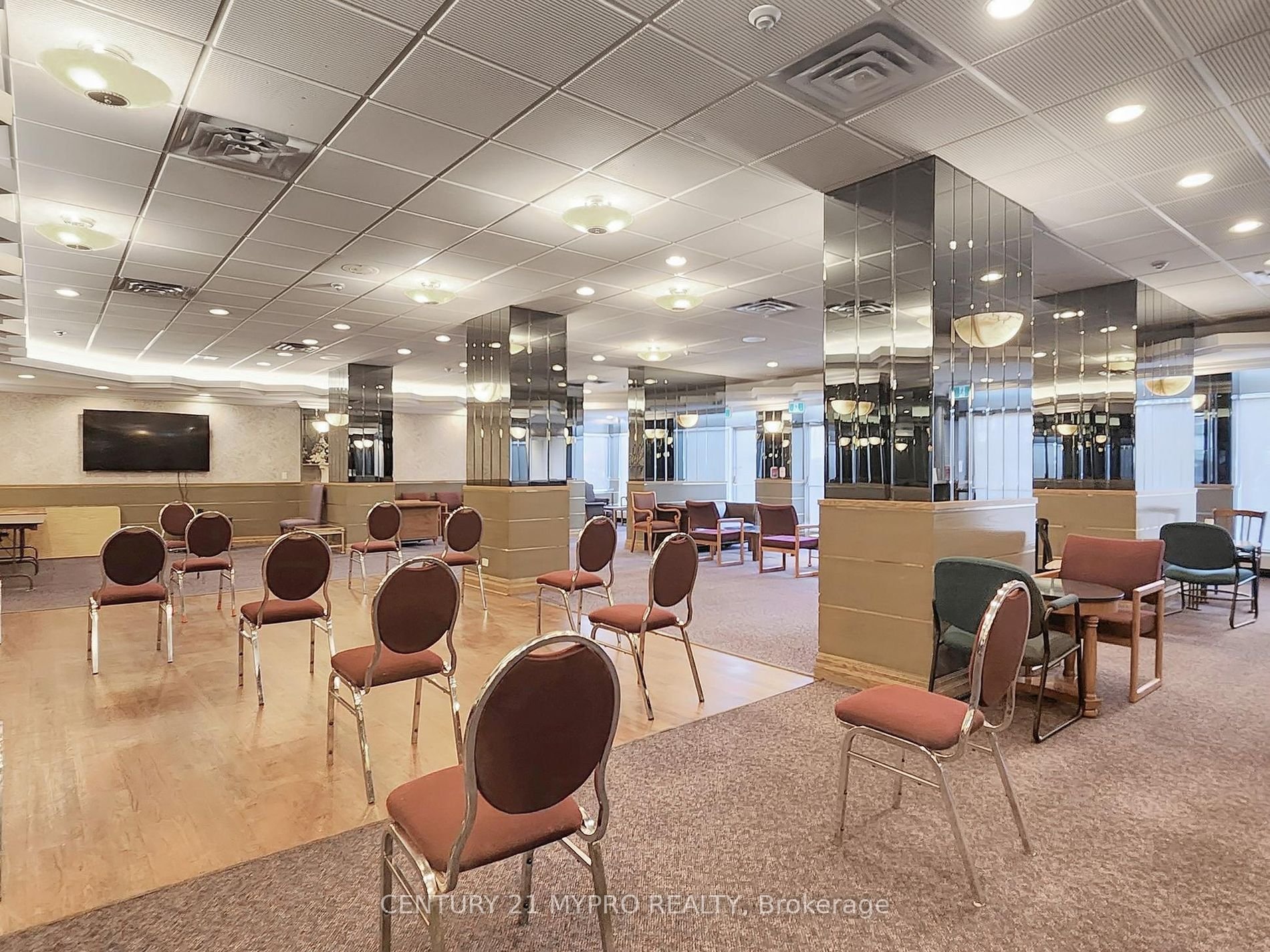 HOLLYWOOD PLAZA PENTHOUSE