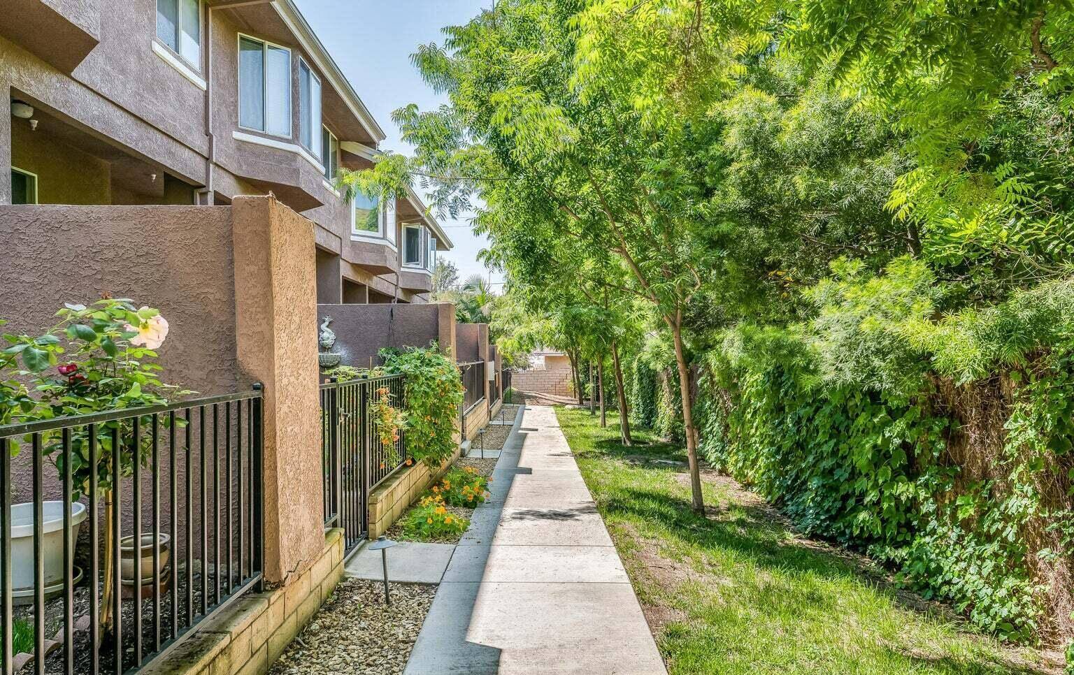 279 N Skyline Dr