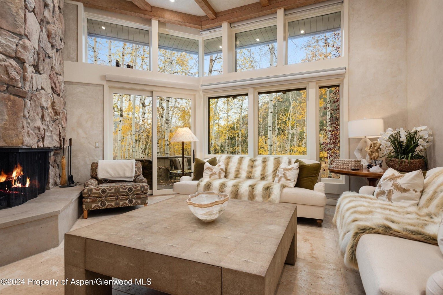 1439 Crystal Lake Rd