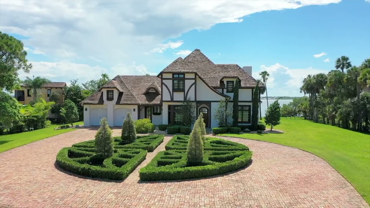 Gorgeous English Estate on Brevard's most exclusive Tropical Trail