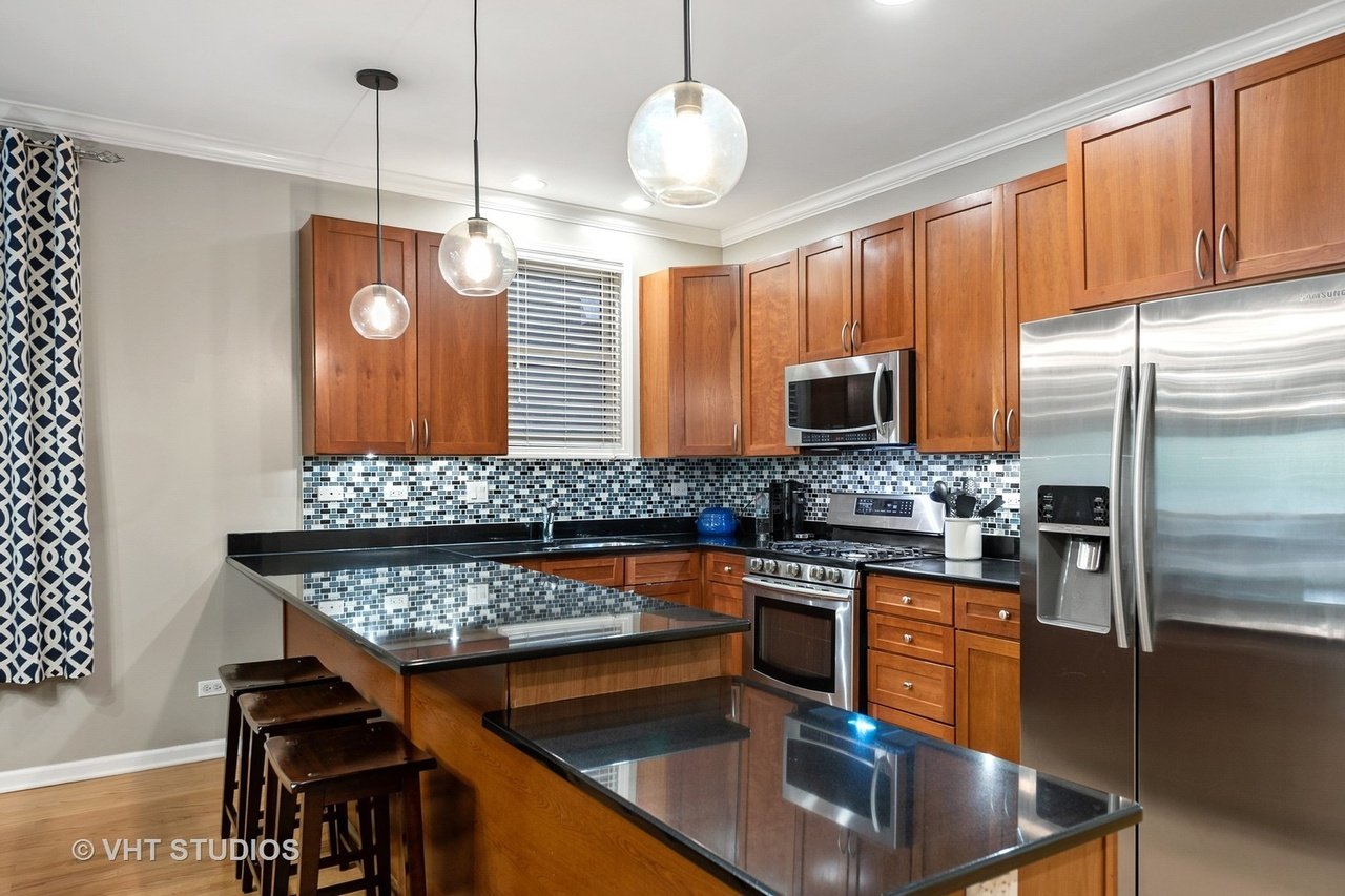 3350 N Southport Ave Unit 1S