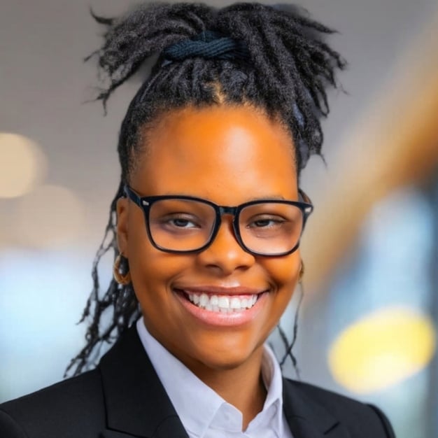 Garriann Lucas Winston-Salem, NC Real Estate Agent Headshot