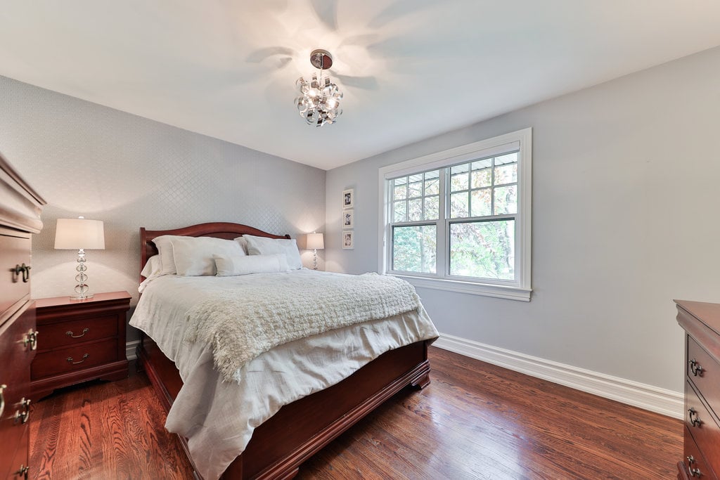 1293 Greenoaks Dr
