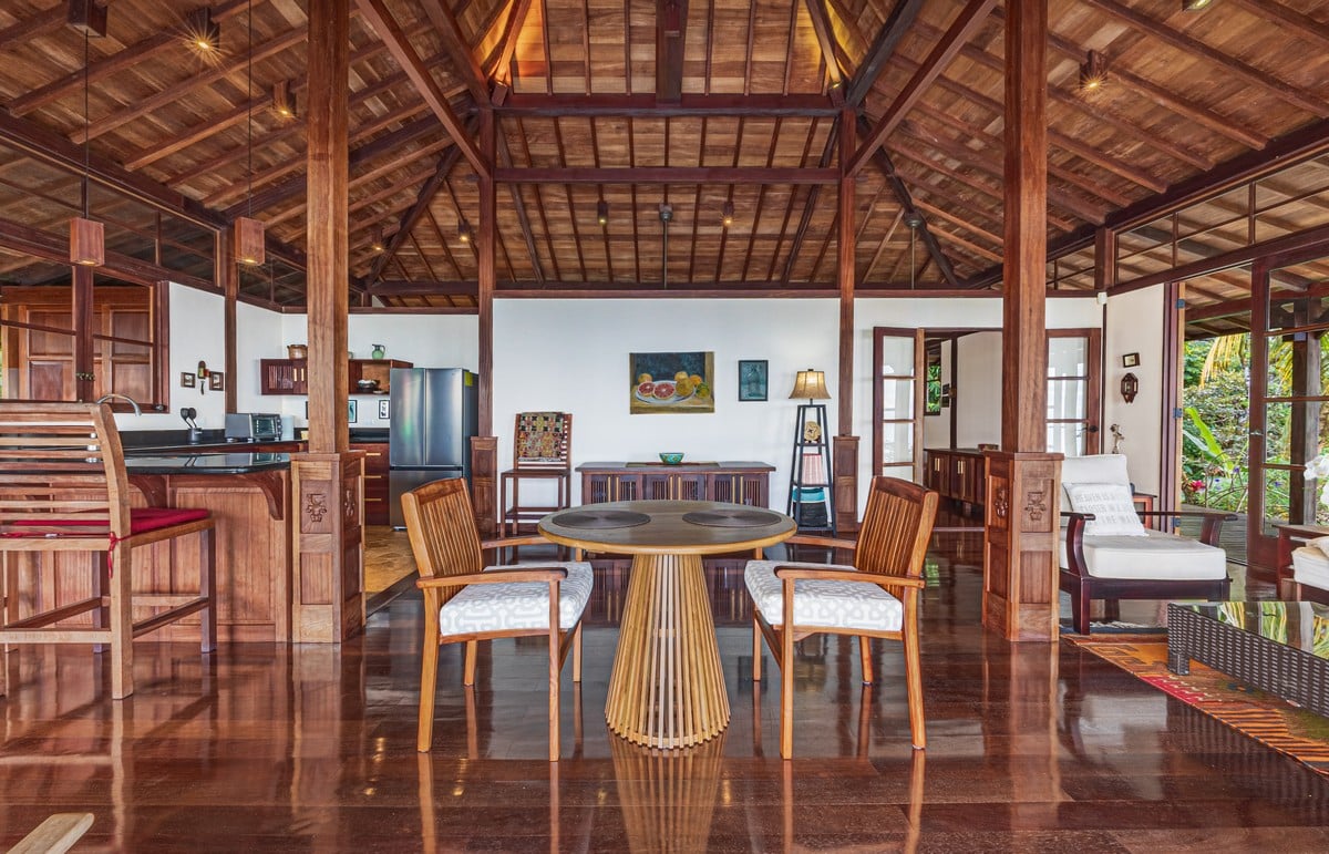 1.37 ACRES – 2 Bedroom Bali Style Home With Pool And THE BEST Ocean View!!!!!