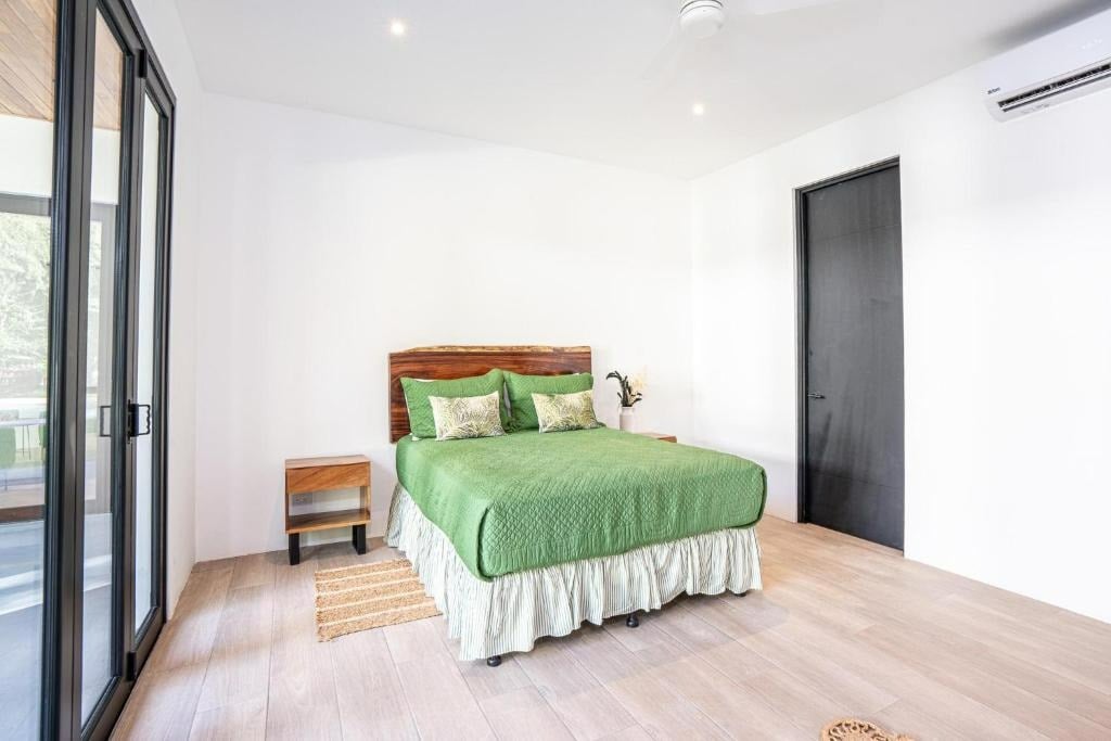 Casa Vista Verde | Contemporary 3-Bed Luxury Home with Pool in Exclusive Catalina Cove