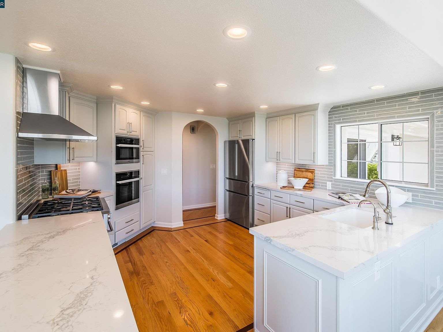 26 Broadview Ter