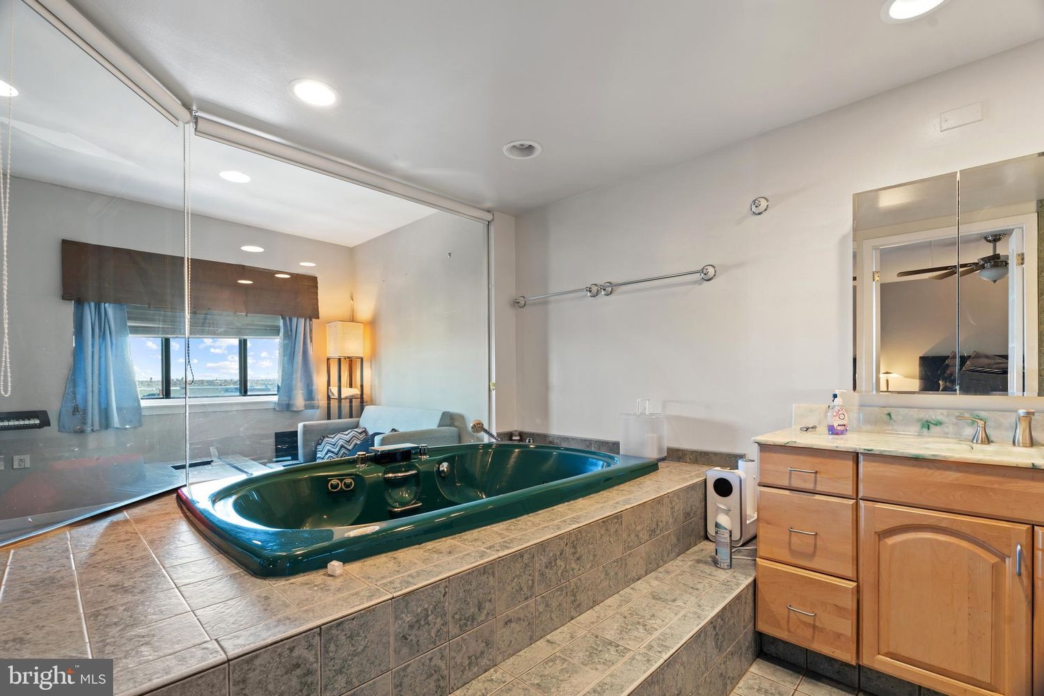 200 Lombard St #713