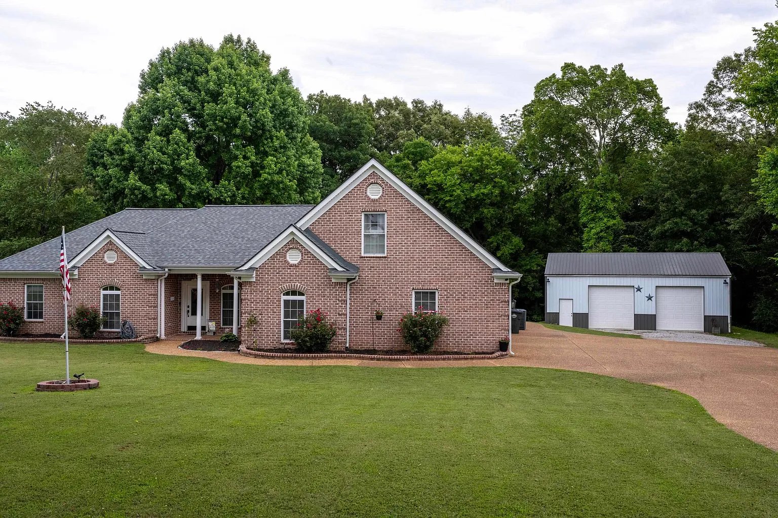 5570 Feathers Chapel Dr