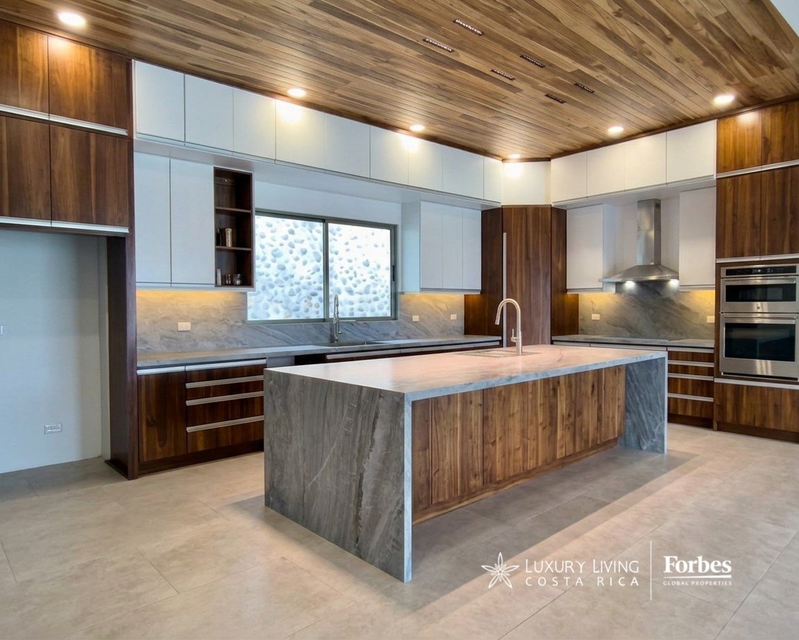 21578 - Contemporary residence with pool and jacuzzi in a gated community, Atenas