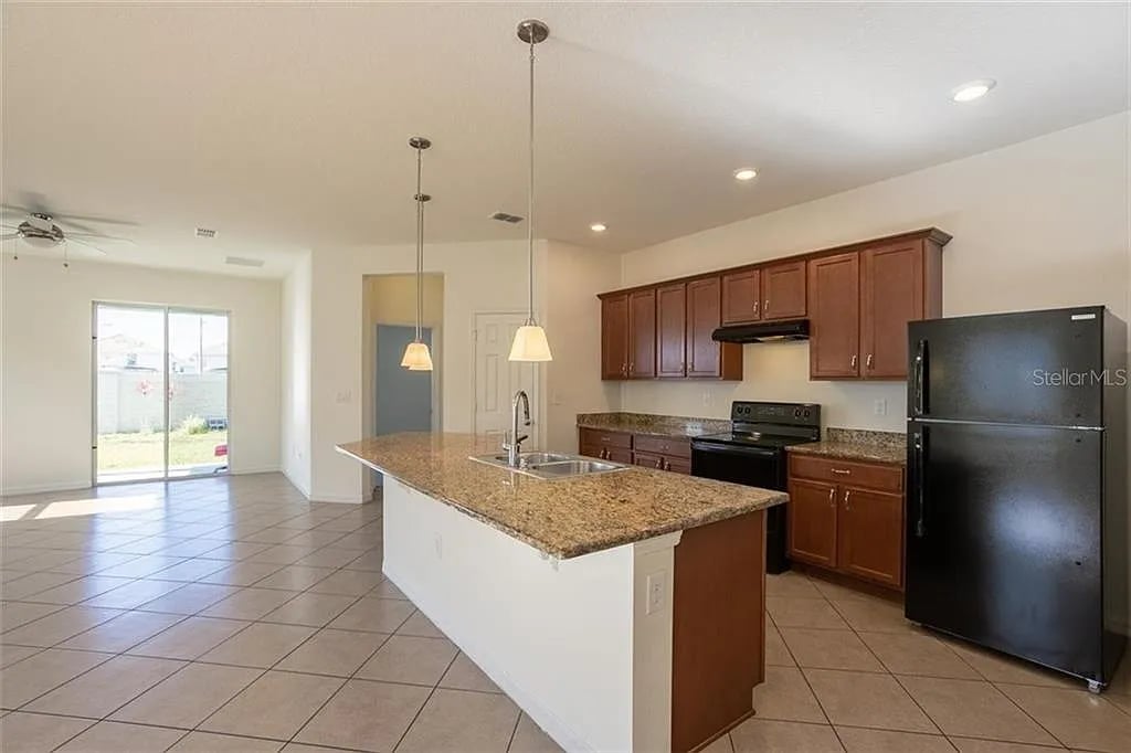 2570 Interlock Dr