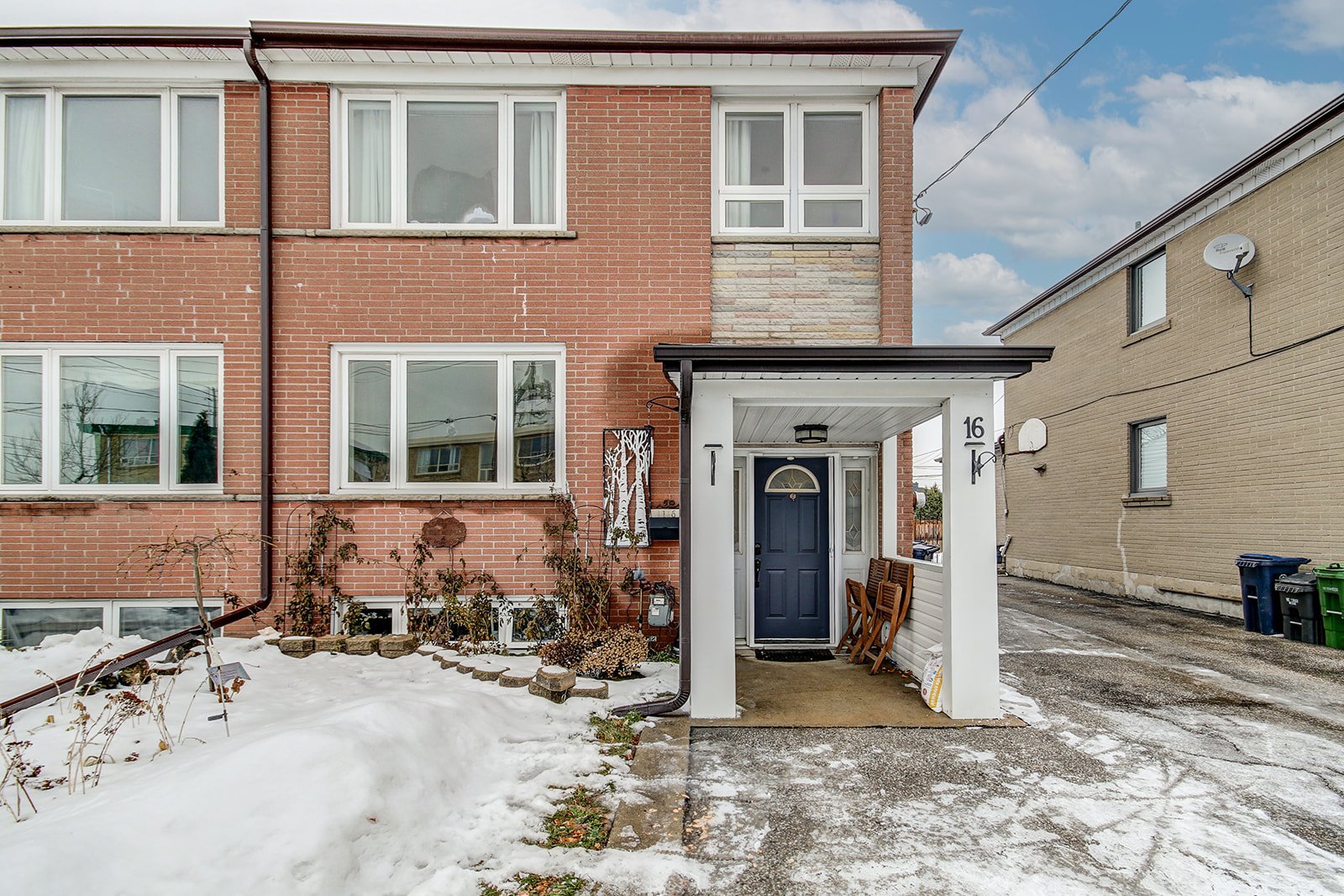 16 Allenby Ave