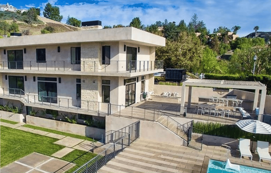 Singer/Song Writer Trey Songz lands a canyon home behind gates- Represented by Mica Rabineau