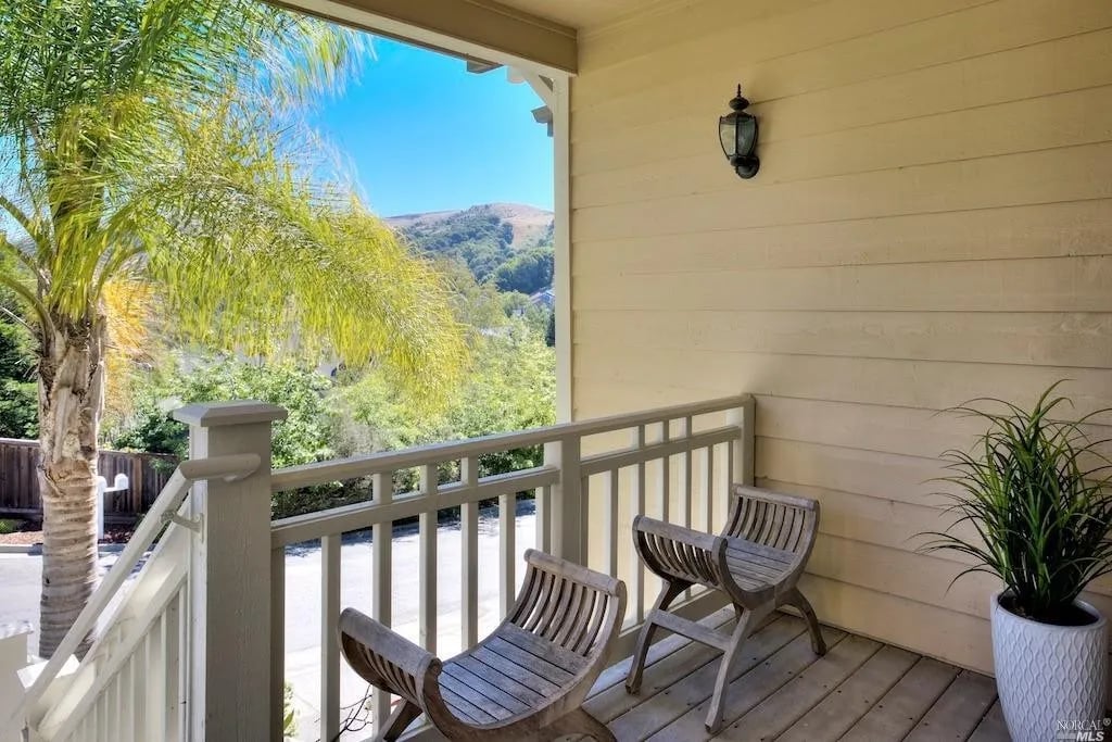 3 Ridge Ct