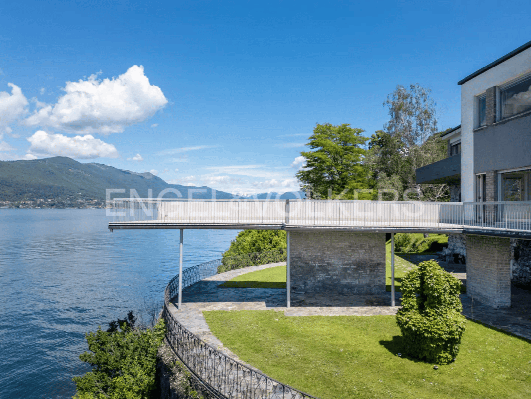 Blockhaus Prestigious Waterfront Villa