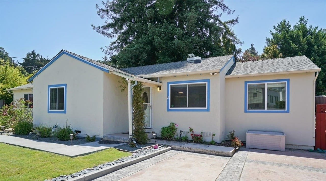 8 Central Dr