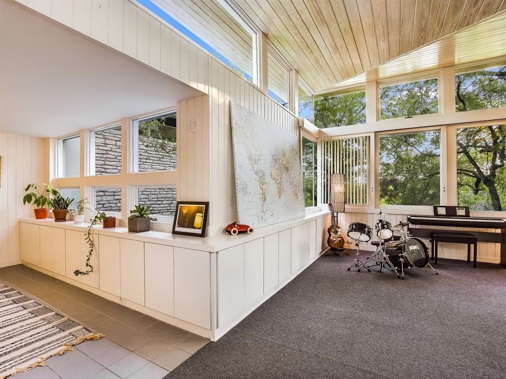 West Lake Hills Mid-Century Modern Masterpiece