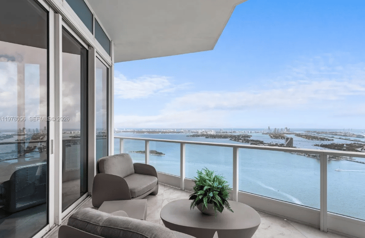 LUXURY IN THE MIAMI SKY