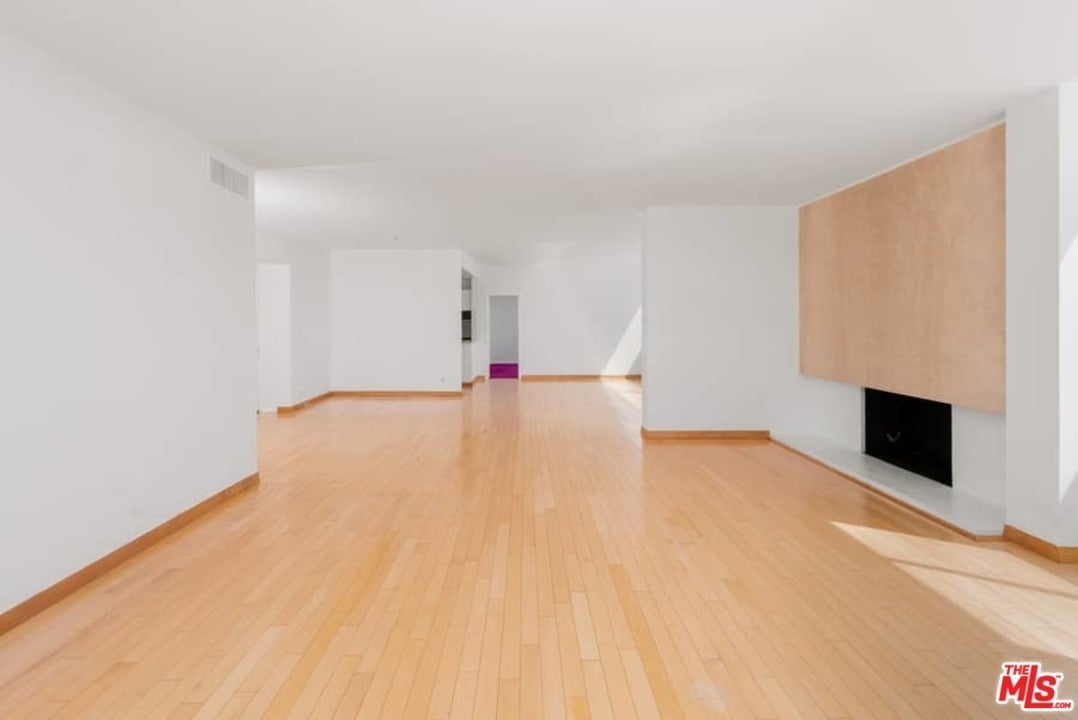 17368 W Sunset Blvd #206