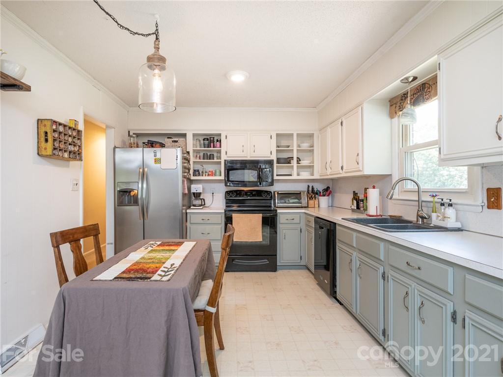 10116 Windrift Rd