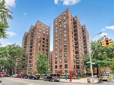 205 Clinton Ave Ste 7H