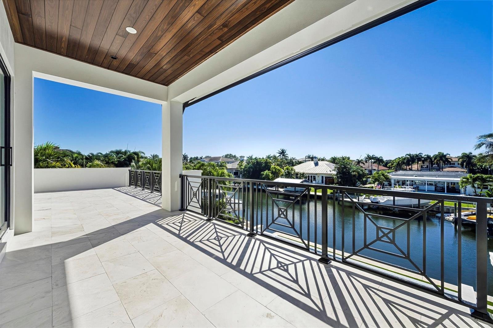 2442 Bay Circle
