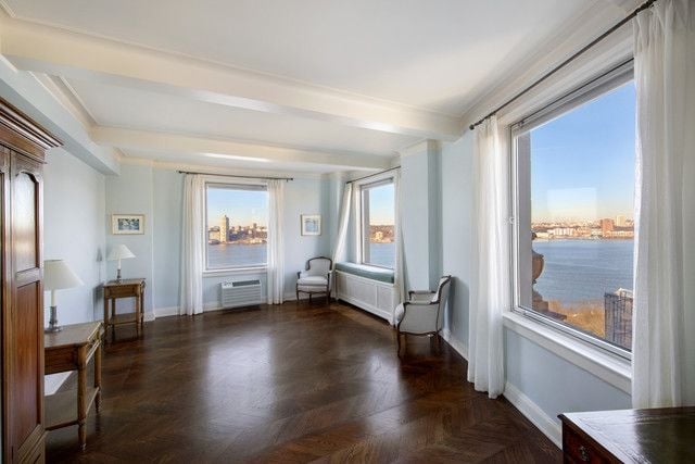 110-118 Riverside Dr, #14B