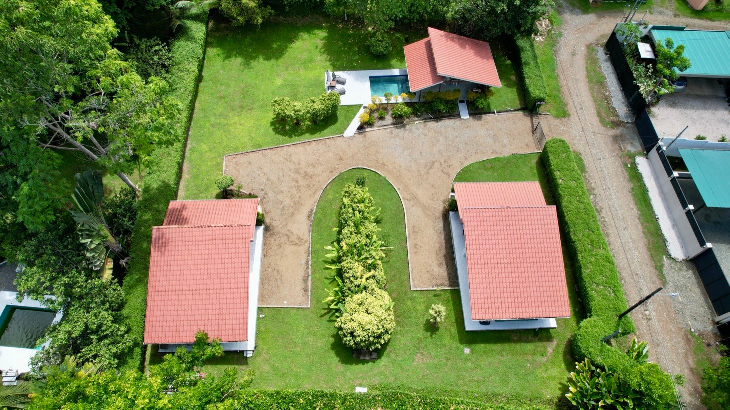Home, 2 Rental Cabinas & Expansion Potential in Ojochal