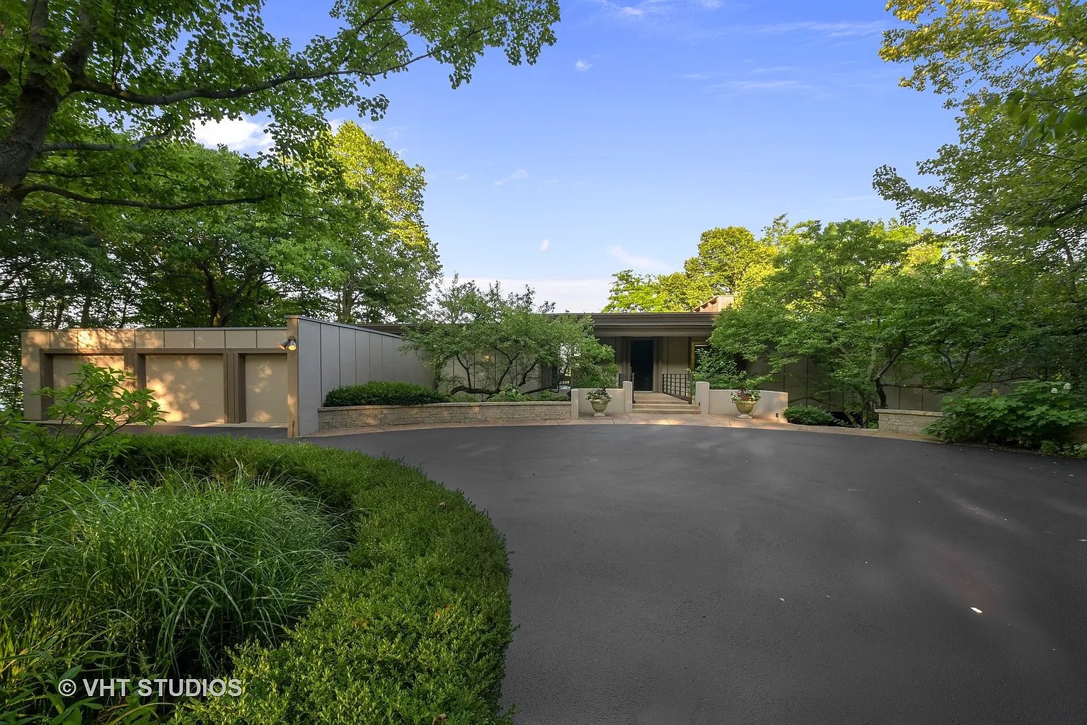 30 Estate Dr