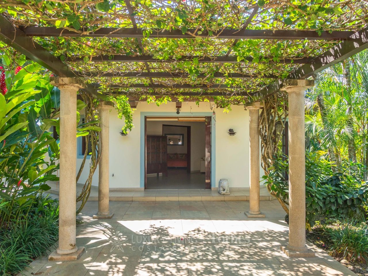 20418 - Villa Serena: Where Serenity Meets Luxury