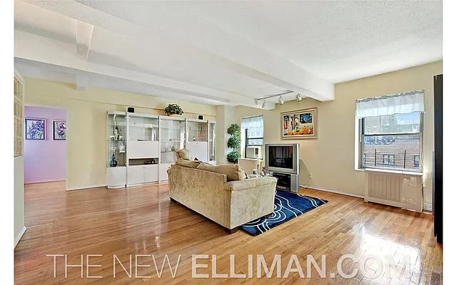 315 West 23rd Street Unit: 5D
