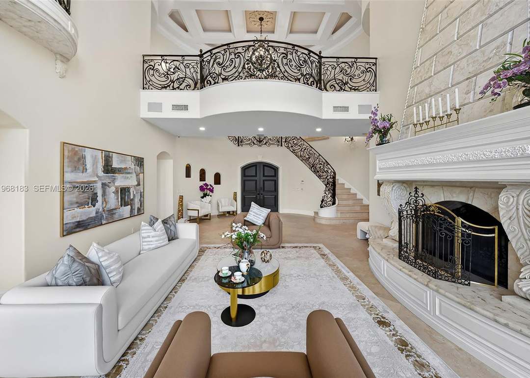628 Coral Way