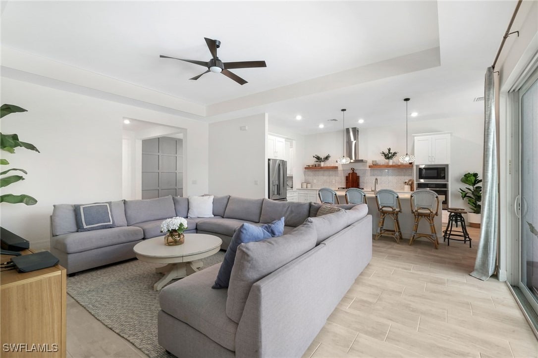 13761 Blue Bay Cir
