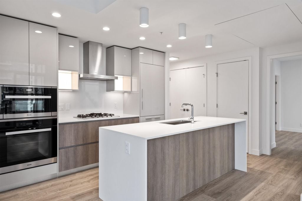 6511 Sussex Ave, #2108