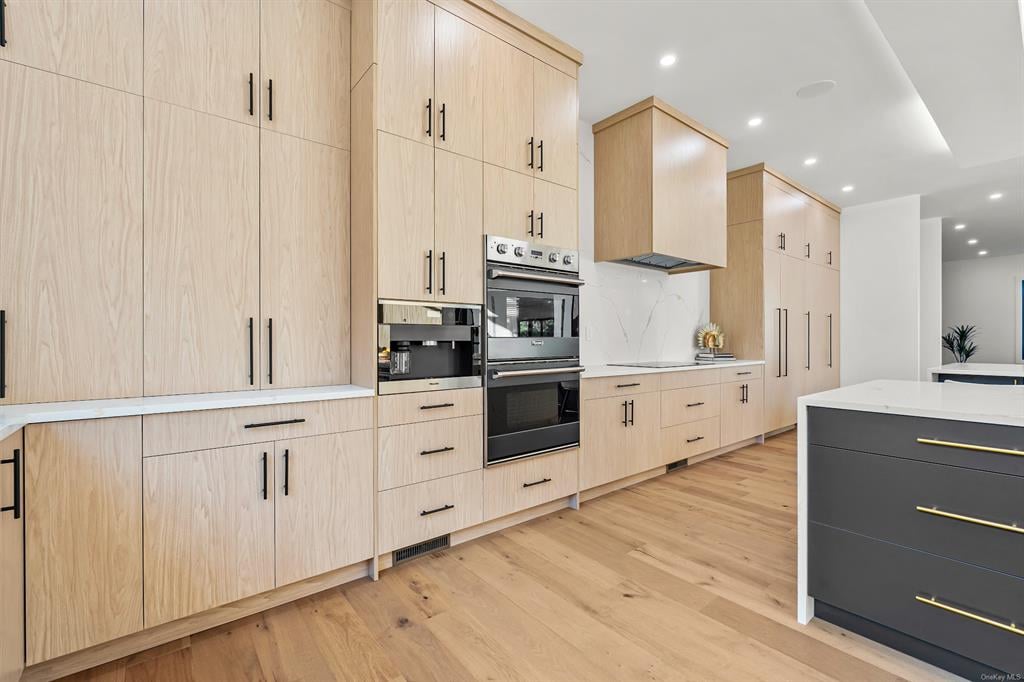 587 Caledonia Rd
