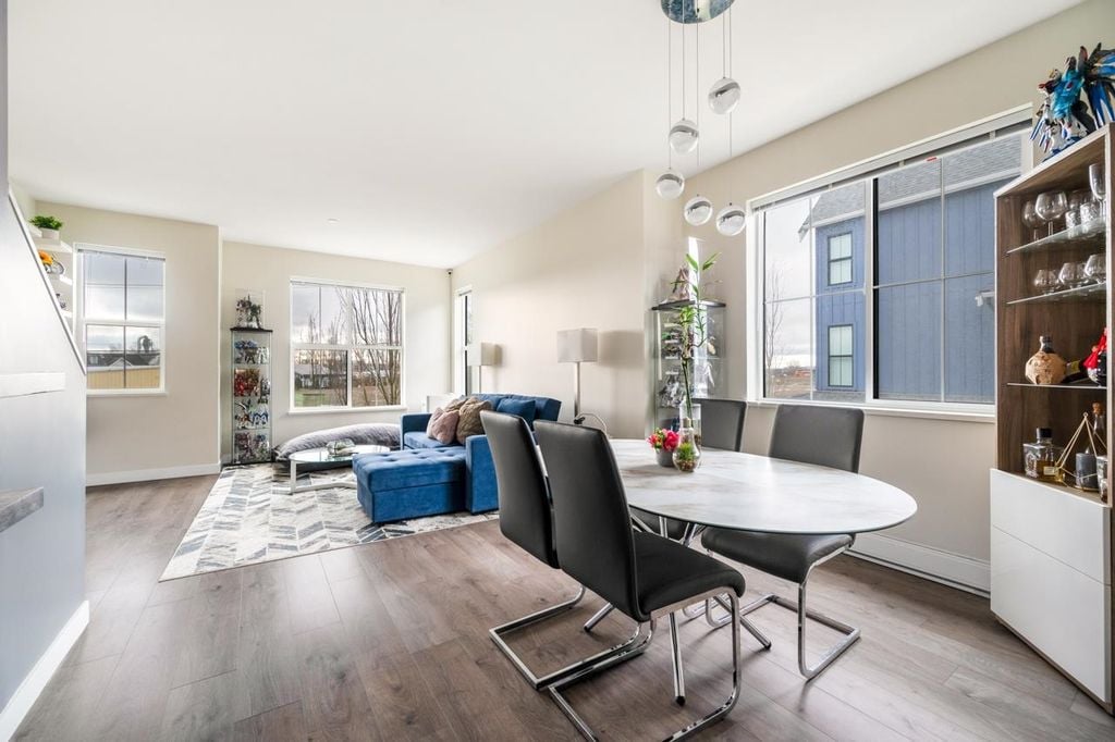 488 Furness St, #24