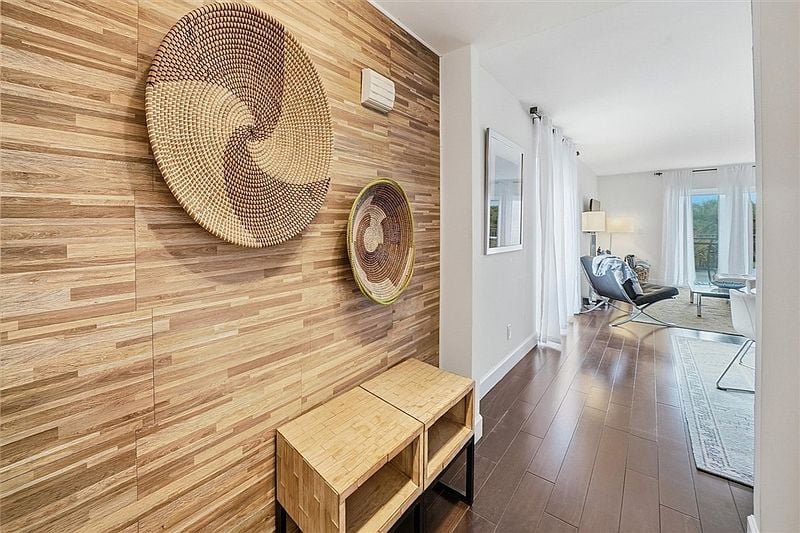 1700 Ocean Dr APT 202V